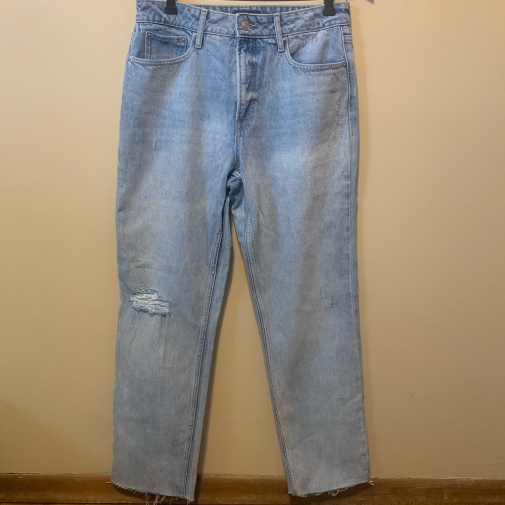 HighRise Straight Jean rough hem size 8 Inseam 29 Free Assembly